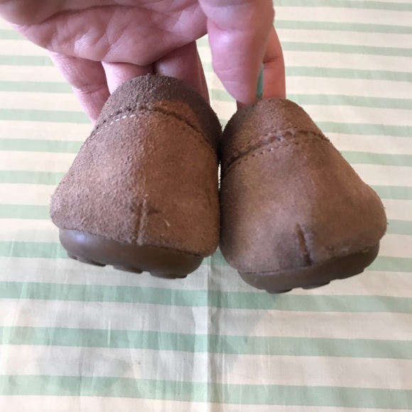 Minnetonka Tan Leather Moccasins with Bead Detail - Picture 5 of 7